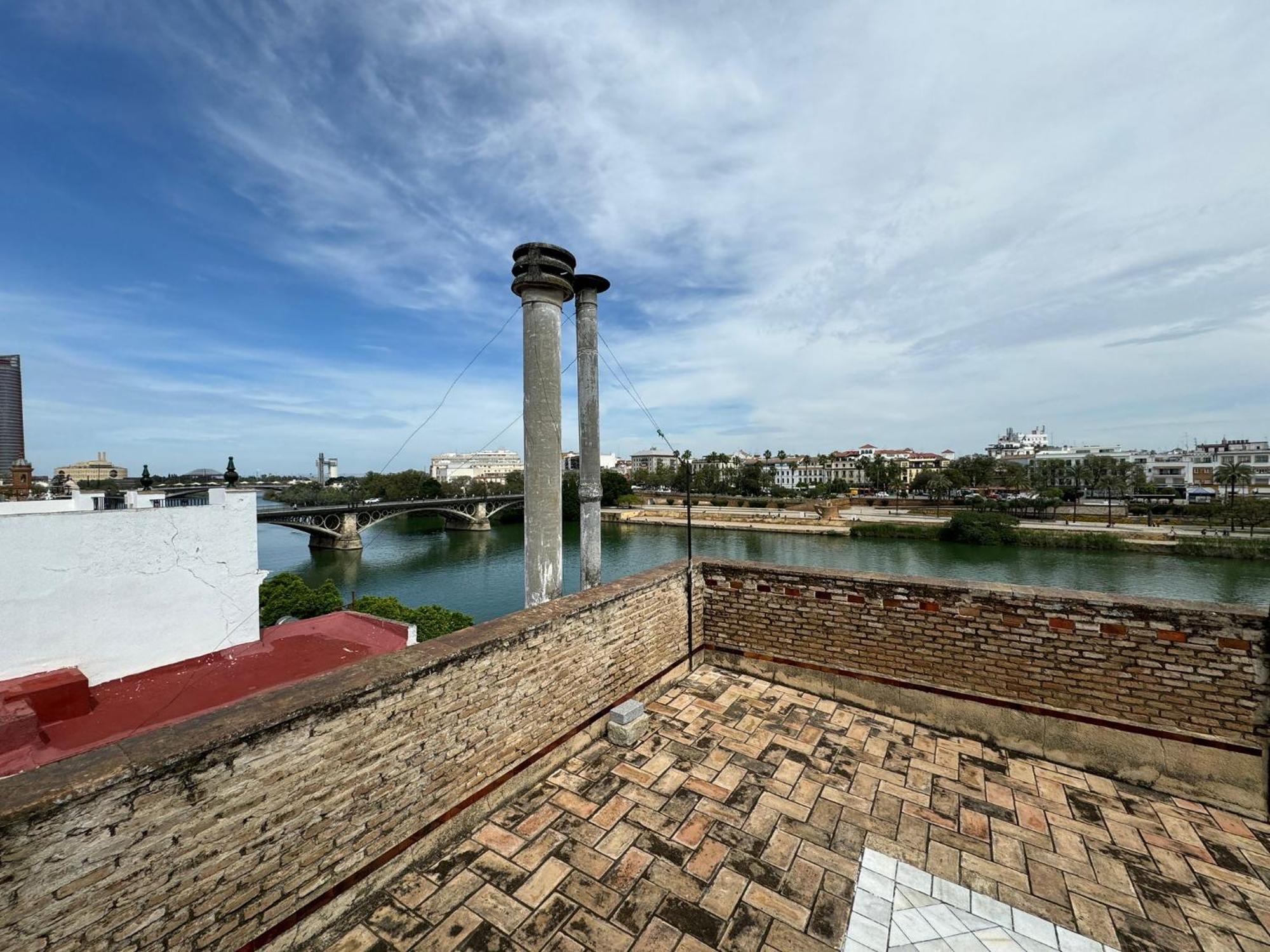 Appartement Wonderful Duplex In Calle Betis à Séville Extérieur photo